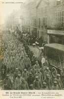  1914-1918 1915 Prisonniers faits aux combats de Ville-sur-Tourbe Prisoners made with the City-on-Peat combat.jpg 